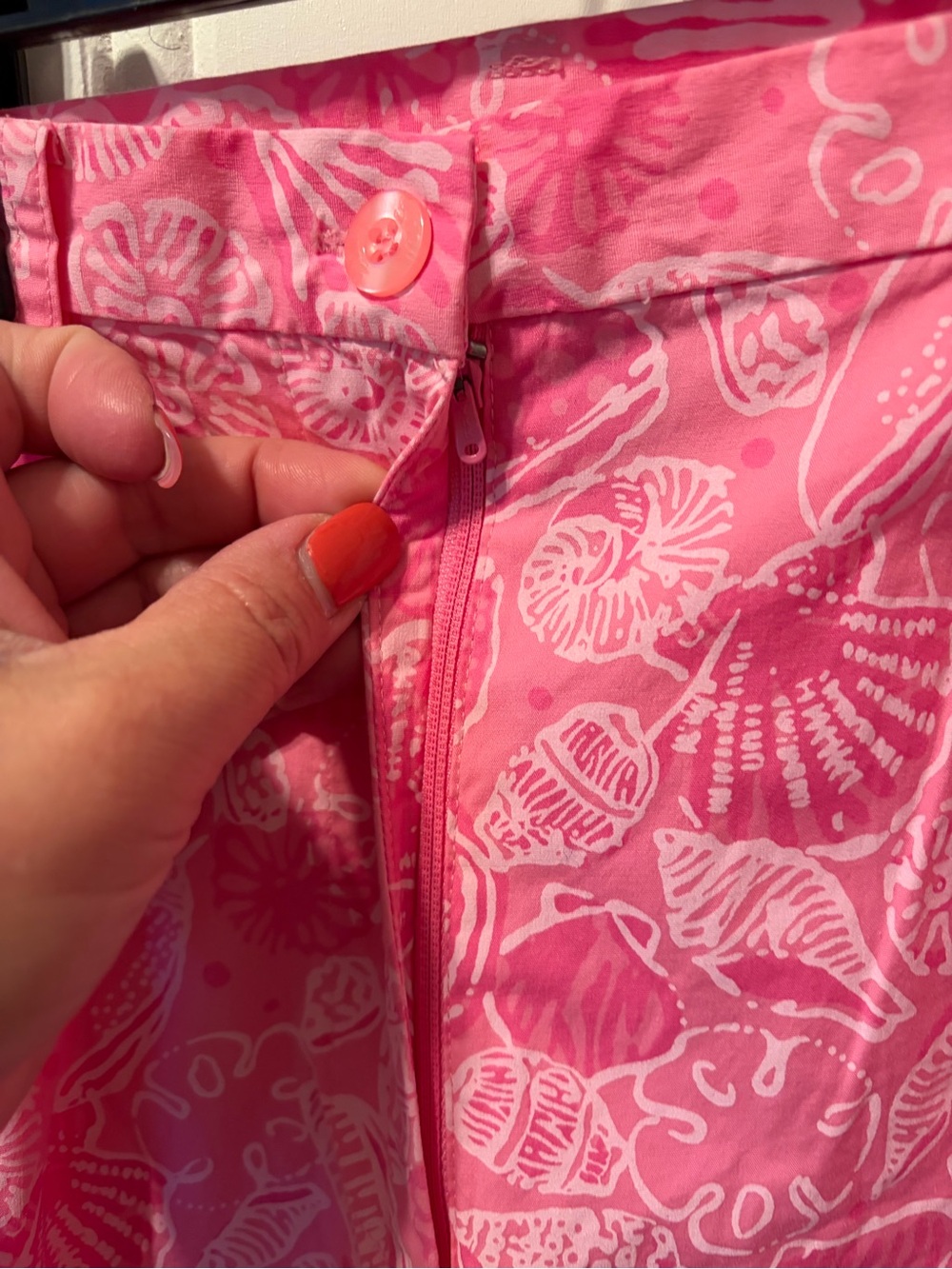 Lilly Pulitzer Pink Seashell Print Shorts Size 8 - Picture 4 of 7